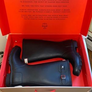 Hunter Black Rainboots